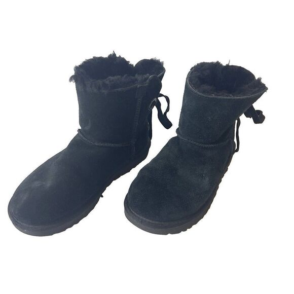 UGG Short Black Suede Winter Boots Womens 6 Pull On Sherpa Lining Comfort Casual - Picture 2 of 12